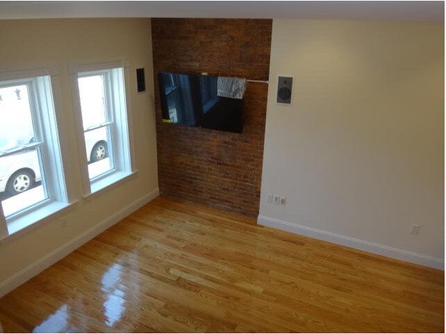Building Photo - 96 L St