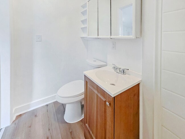 Building Photo - Hidden Gem: Adorable 1BR Cabin in Druid Hills