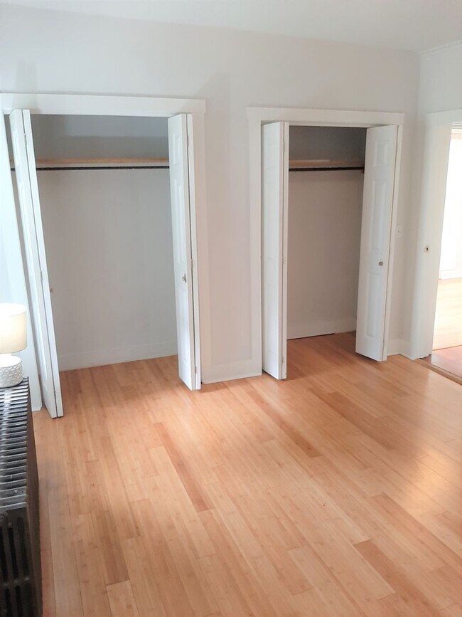 Building Photo - 222 Pleasant St