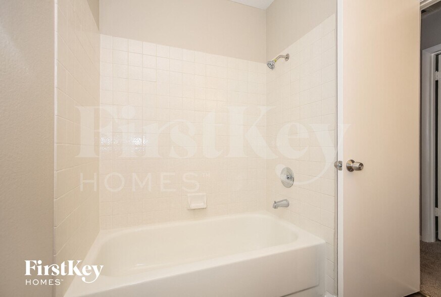 Building Photo - 6533 Chilton Ct