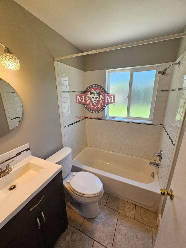 Building Photo - Great 4 Bd Home in Murray