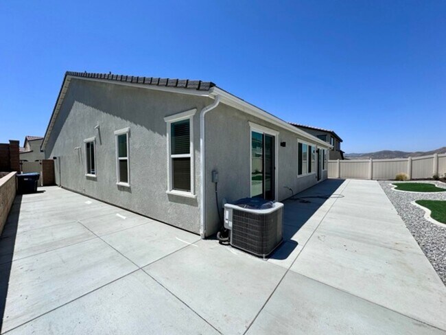 Building Photo - COMING SOON! Beautiful 4 bedroom Single St...