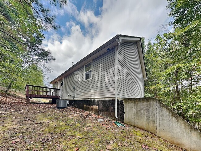 Building Photo - 4319 Caroline Ct