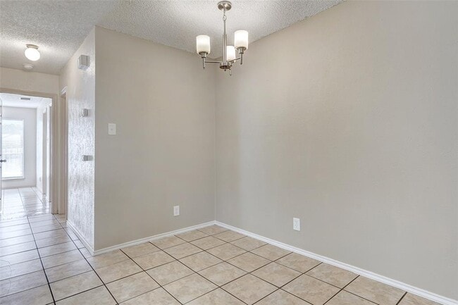 Building Photo - 8704 Clearbrook Trail