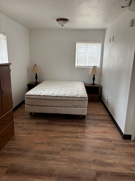 Building Photo - 49144 Shadura Rd