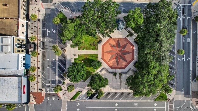 Building Photo - 302 SE Broadway St