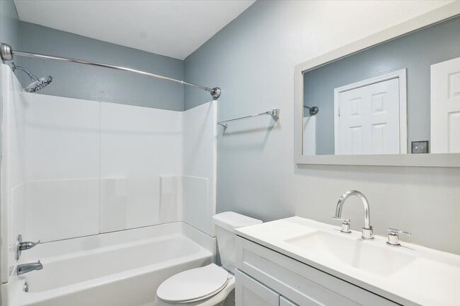 Building Photo - 8540 Glen Meadow Ln