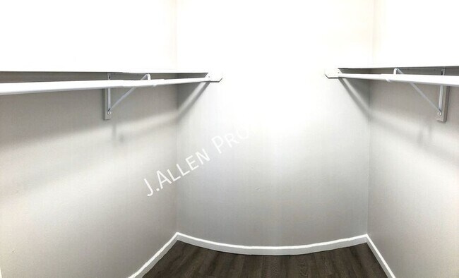 Building Photo - 1807 Parker Cir