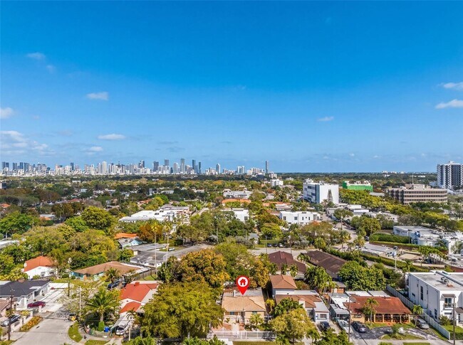 Building Photo - 2121 SW 30th Ct