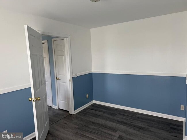 Building Photo - 132 Riverview Ave