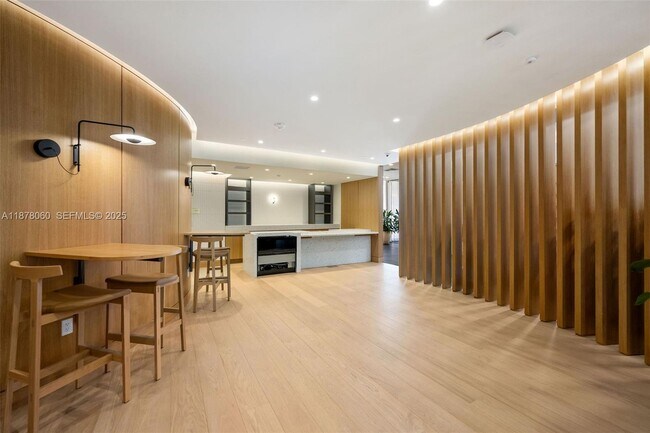 Building Photo - 2678 Tigertail Ave