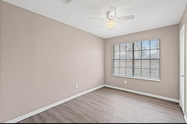 Building Photo - 6610 Rockergate Dr