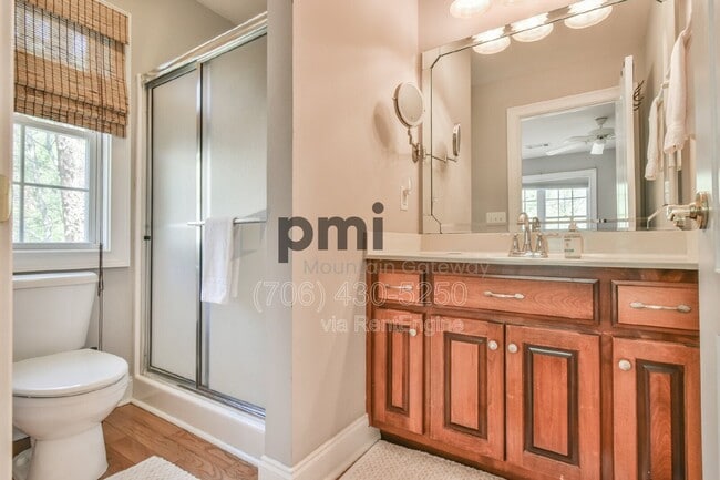 Building Photo - 373 Dach Bruche Gasse