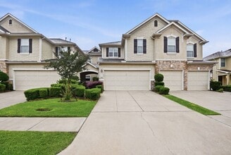 Building Photo - 16019 Summerville Lake Dr