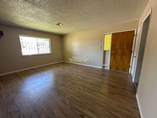 Building Photo - 6807 N El Dorado St