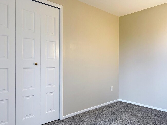 Building Photo - 1787 Sheffield Dr
