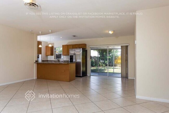 Building Photo - 401 NW 8th Ct