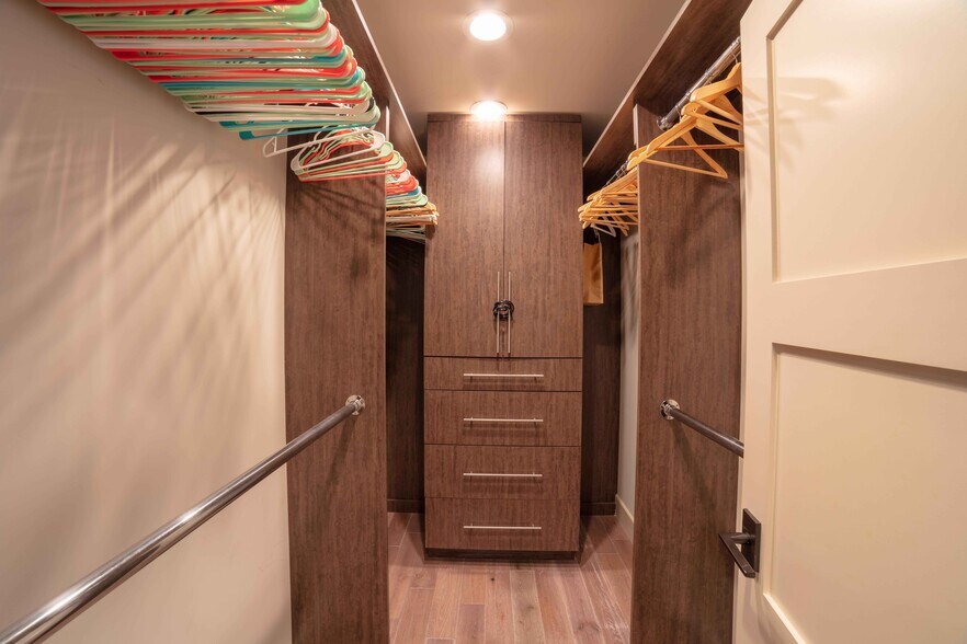 Building Photo - 419 Camino de las Colinas