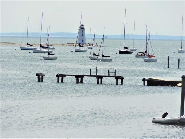 Building Photo - 350 Grovers Ave