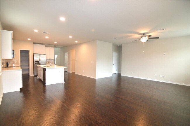 Building Photo - 212 Magna Ln