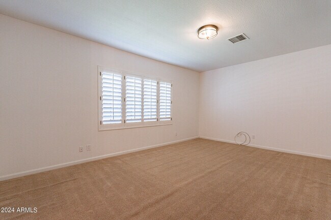 Building Photo - 1449 W Antiqua Dr