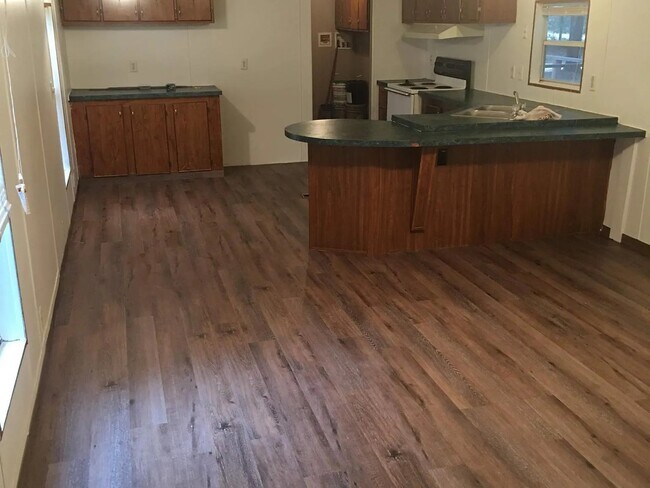 Building Photo - 3938 Reinhardt Village Rd