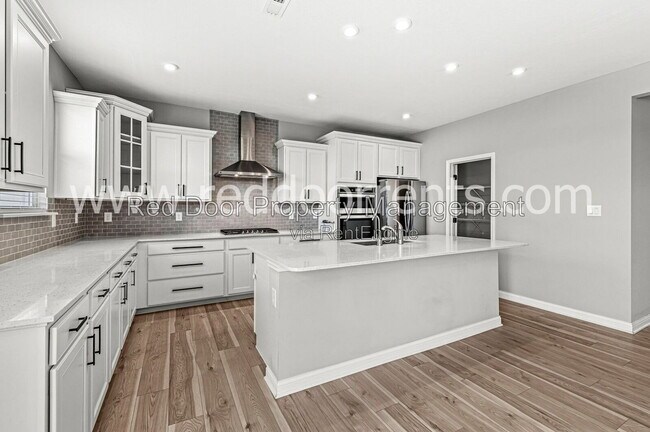 Building Photo - 15648 W Rail Dr