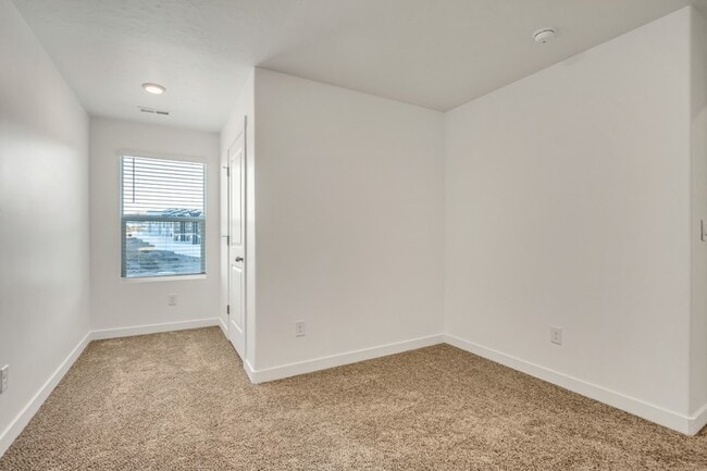 Building Photo - 8494 W Beckville Dr