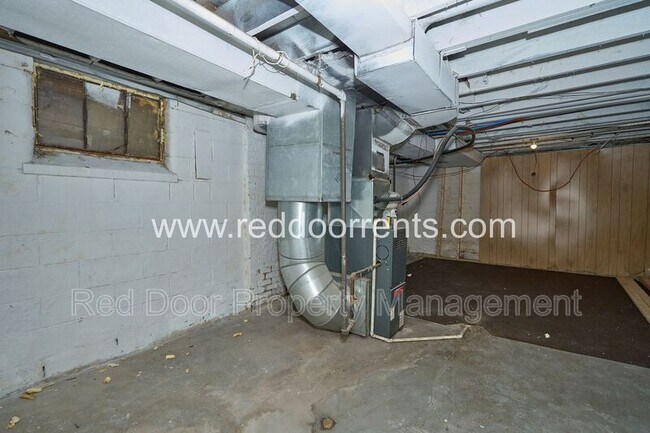 Building Photo - 3907 E 38th St