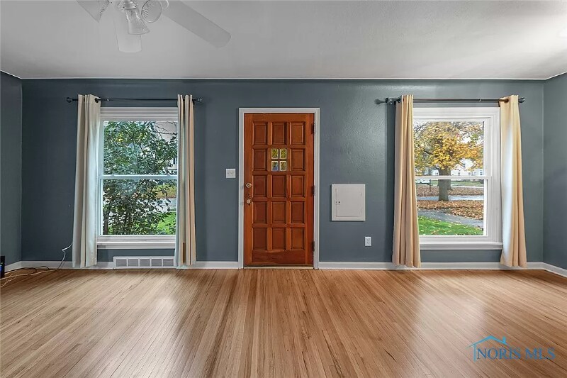 Building Photo - 3909 Stannard Dr