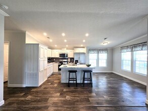 Building Photo - 102 Robert James Dr