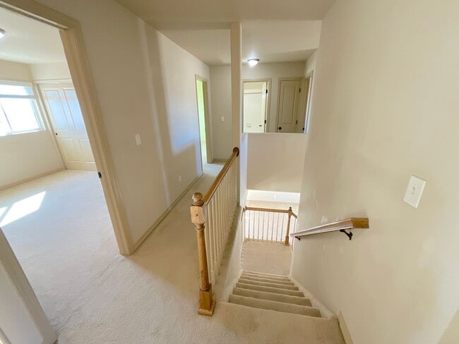 Building Photo - 4 Bedroom Home Available Near Barnes Rd & ...