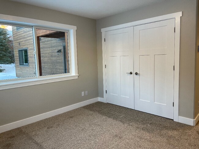 Building Photo - 205 Lakewood Rd