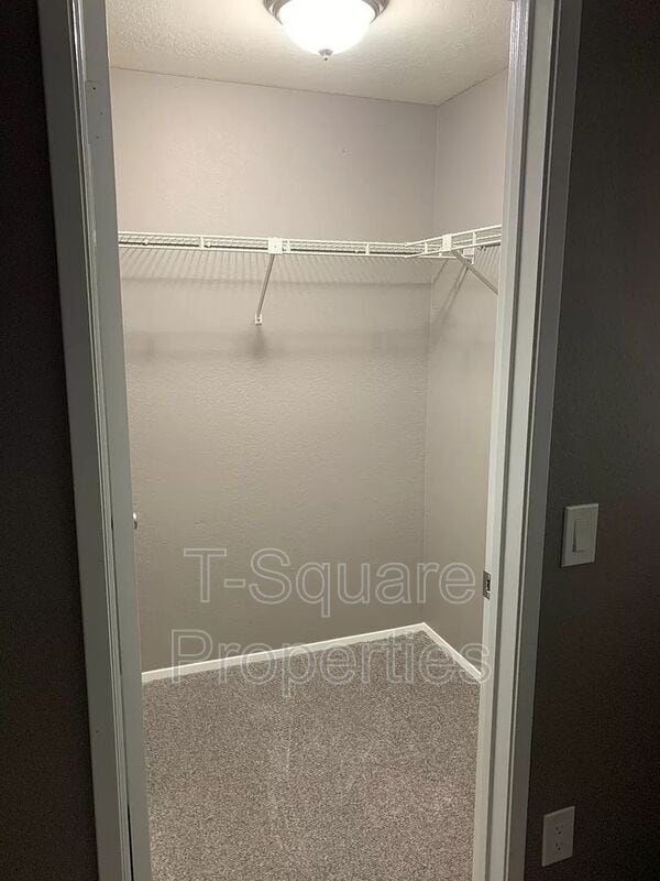 Building Photo - 9515 Firdale Ave