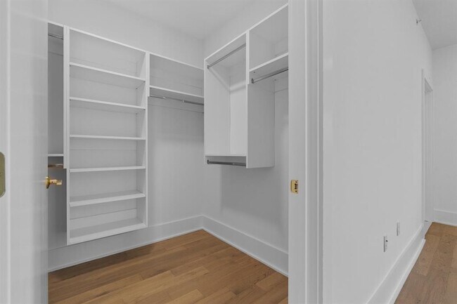 Building Photo - 525 AVENUE E