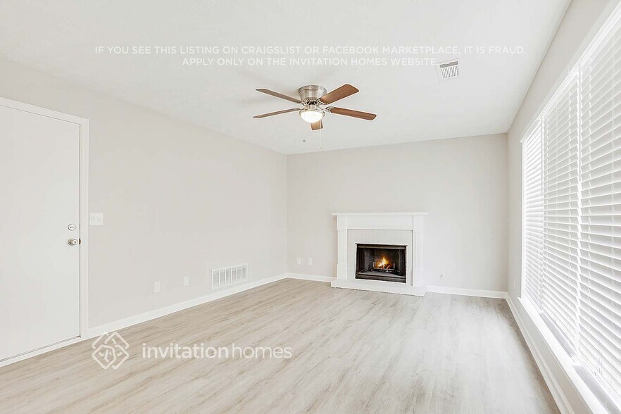 Building Photo - 6563 Eastbriar Dr