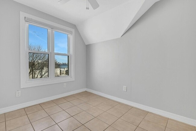 Building Photo - 30 Columbia Terrace