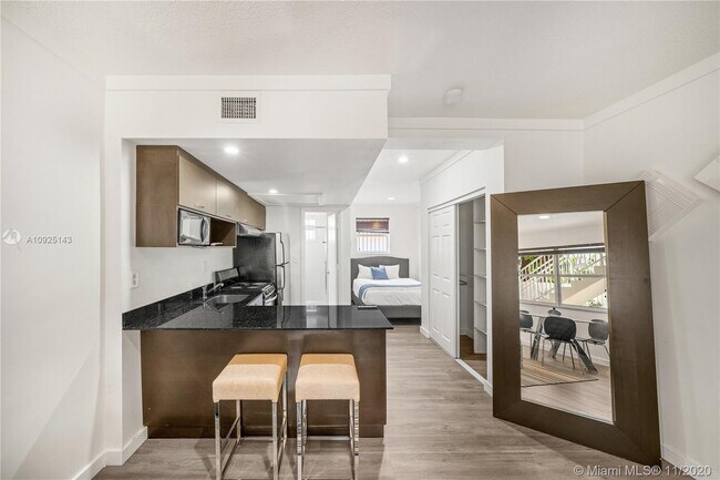 Building Photo - 1545 Drexel Ave