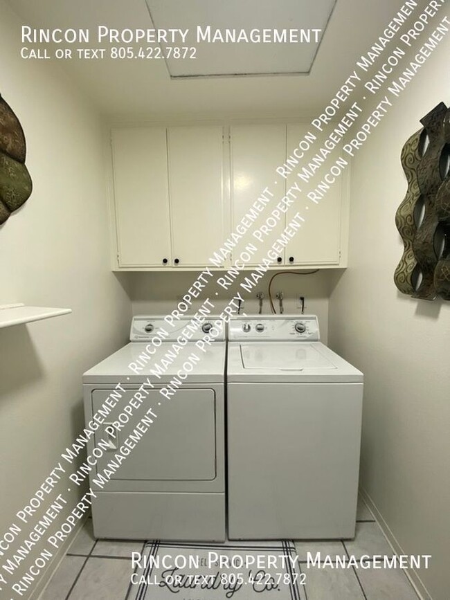 Building Photo - ONE BEDROOM RENTAL with Ensuite Bathroom a...