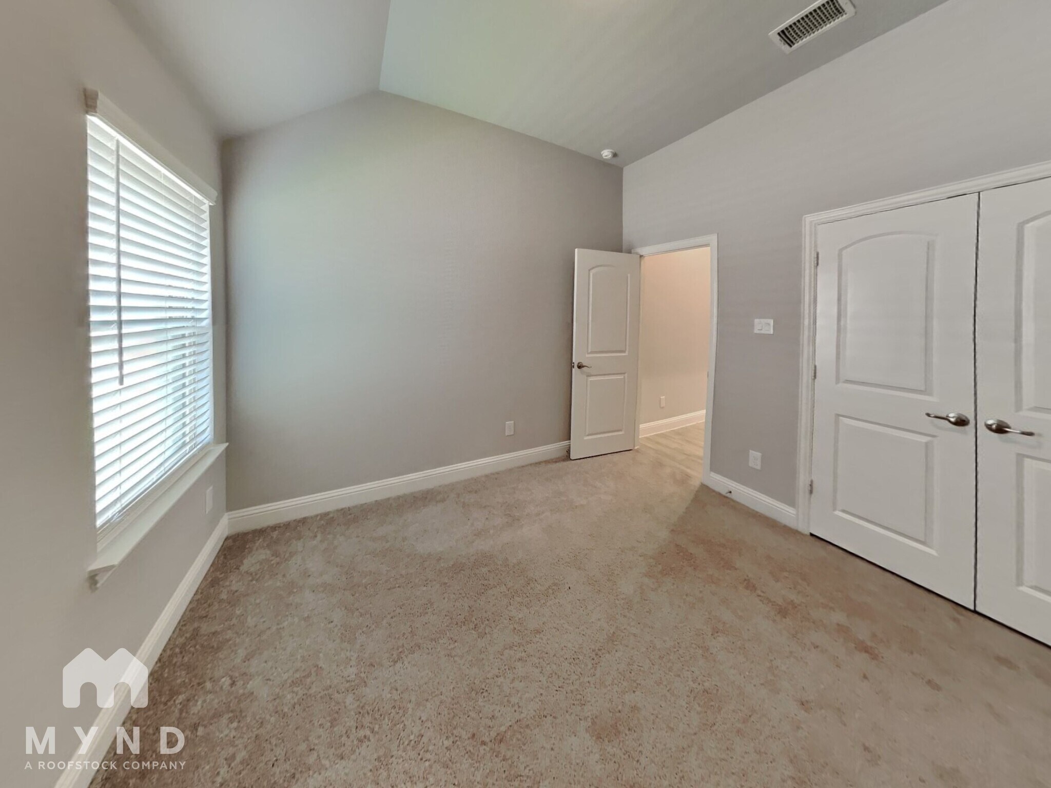 Building Photo - 552 Bradley Dr