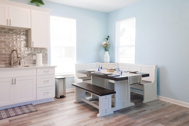 Building Photo - 5801 Avenue S 1/2