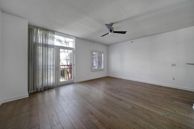 Building Photo - Beautiful 2 Bed 2 Bath Condo in Dilworth!
