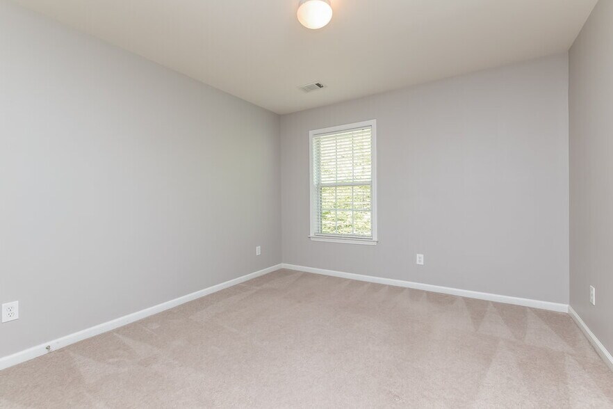 Building Photo - 3675 Fedorite Walk