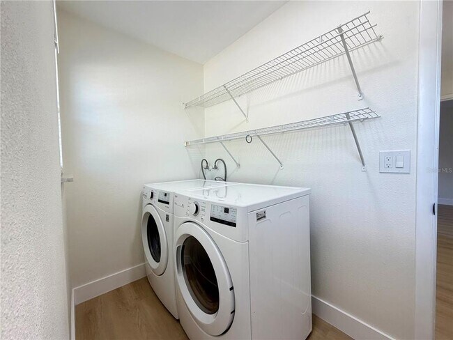 Building Photo - 5100 Picadilly Circus Ct