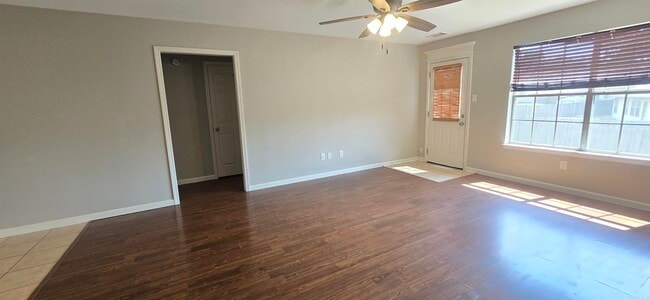 Building Photo - 15355 Oak Glen Dr