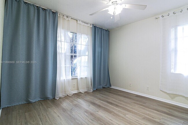 Building Photo - 116 NW 6th Ave