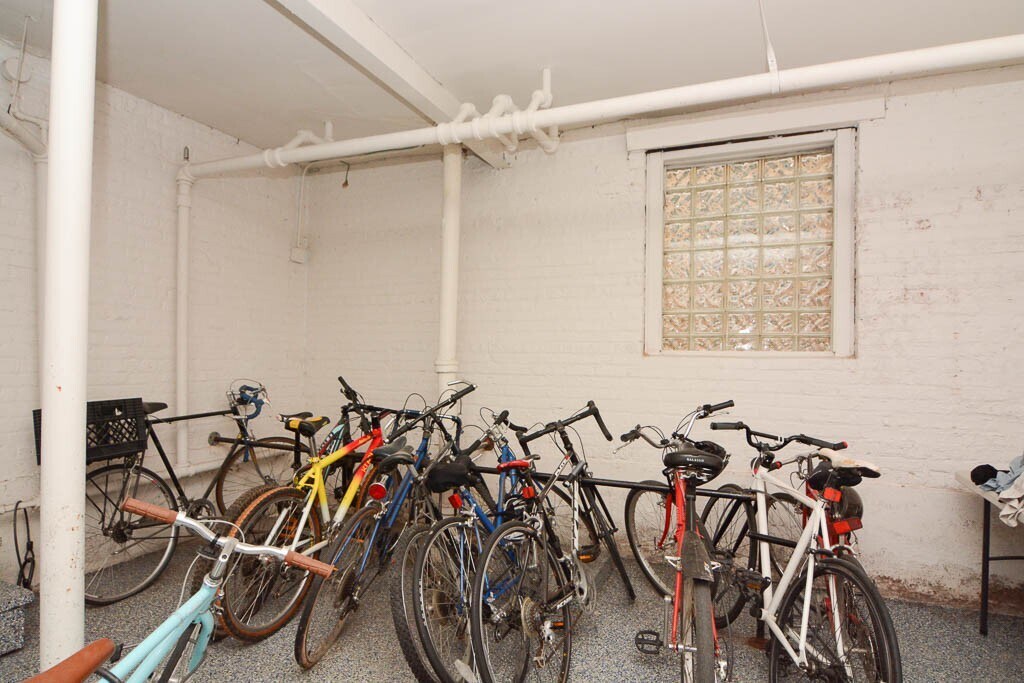 Building Photo - 2332 N Spaulding Ave