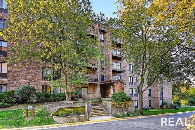 Building Photo - 425 Walnut Creek Rd