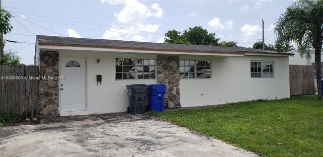 Building Photo - 1221 N 70th Way