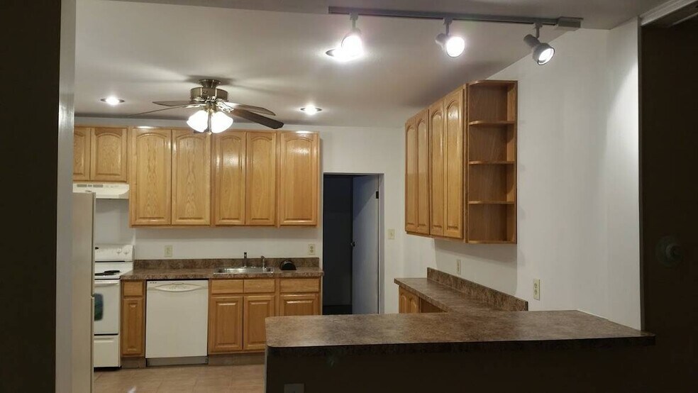Building Photo - 48 Bustleton Pike